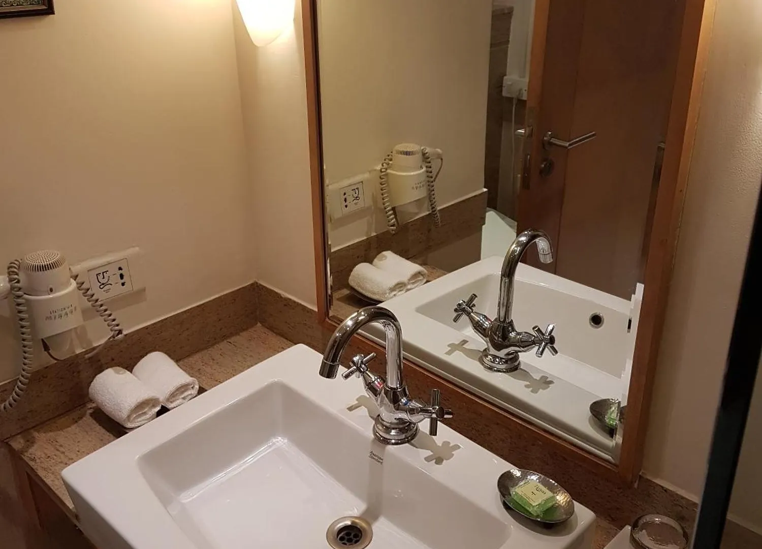 Dia Park Premier Hotel Gurgaon 4*,  India